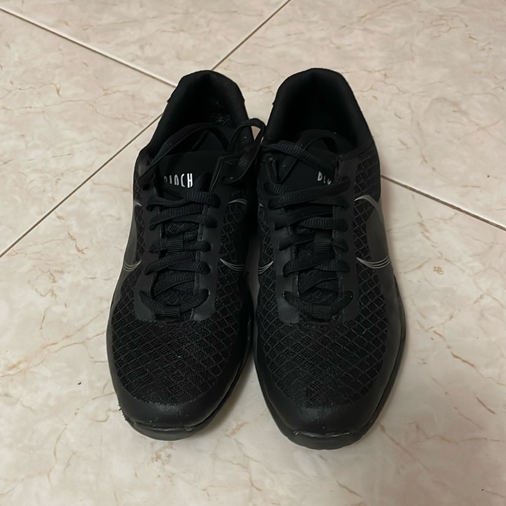 Bloch boost 2, size 7 dancer sneaker